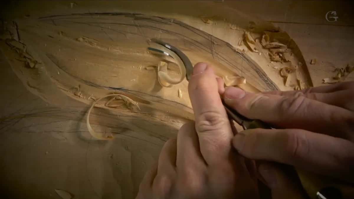 Curved edge and a curl