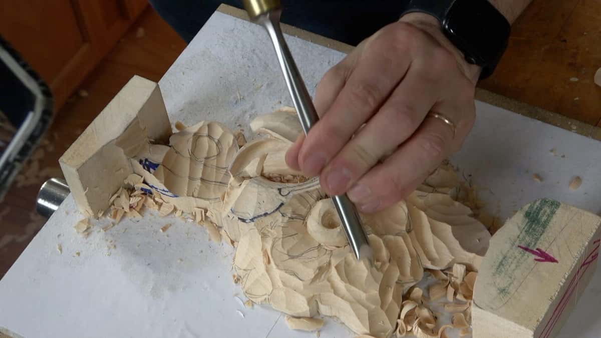 Grinling Gibbons Woodcarving Lessons Learn to carve like the world-renowned Grinling Gibbons! Our comprehensive online course offers everything you need to get started, from basic tips and techniques to more advanced carving projects. With our easy-to-follow lessons, you'll be creating beautiful woodcarvings in no time!
