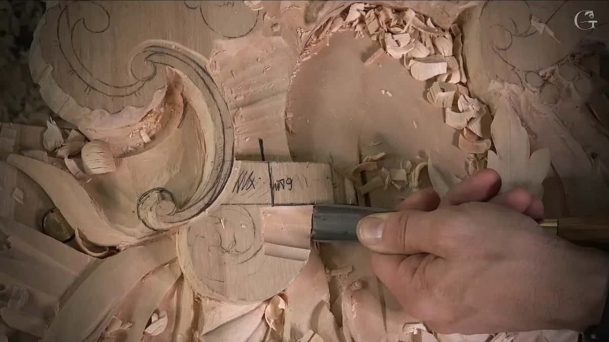 Broad blade, pushed flat