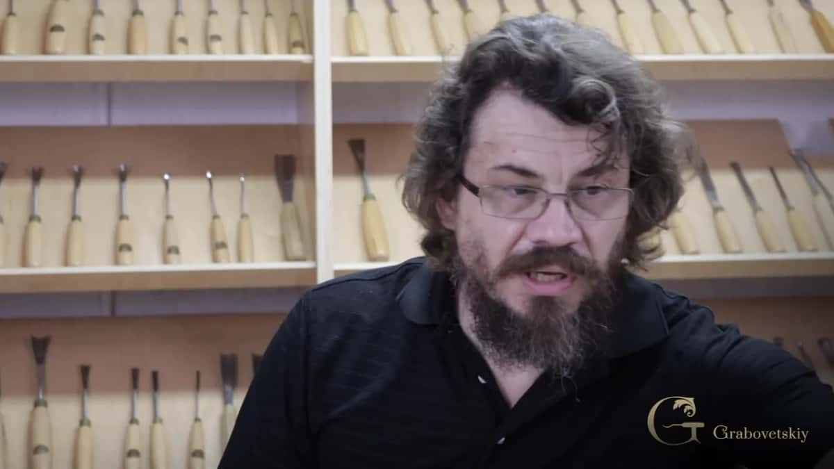 Explaining the holding system before a block reaches the bench