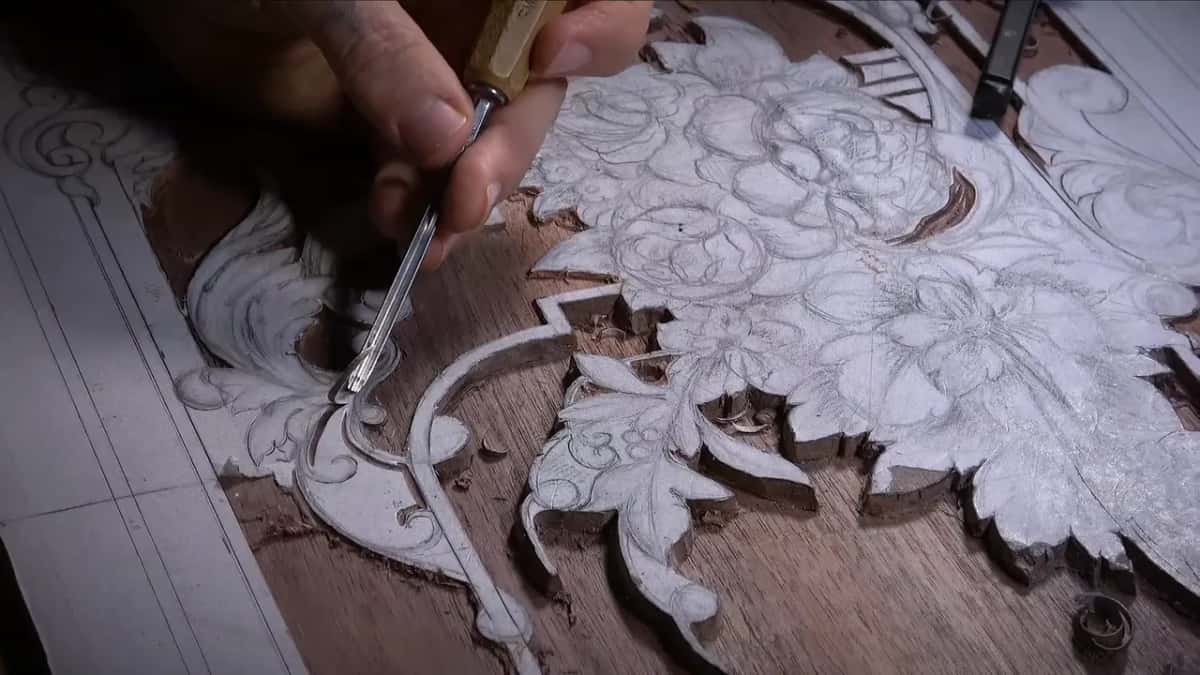 Thin blade working out of a tight corner rather than into it