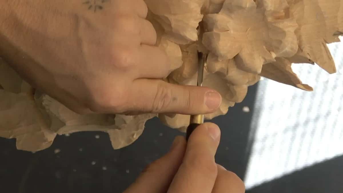 Blending the last ridges together, with the window light showing up all of them.
