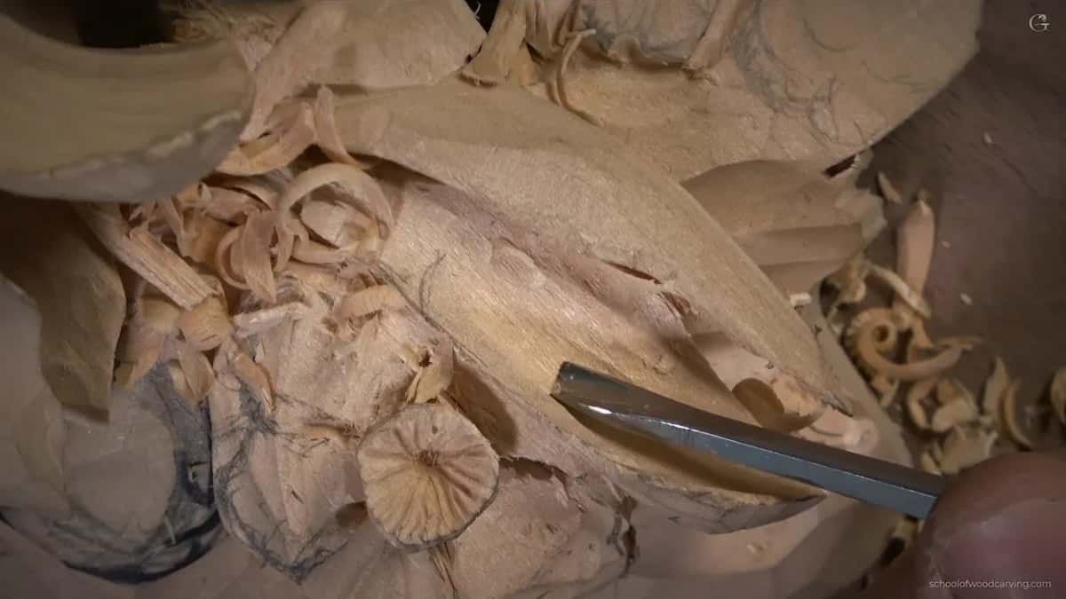 A flat blade laid across the concave