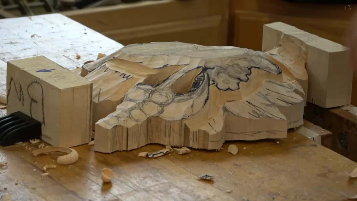 Channels cut around the flower