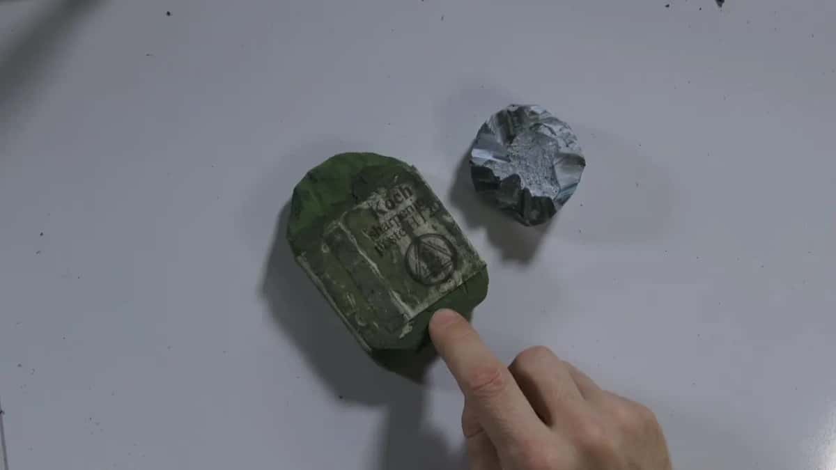 Green Koch bar and foil