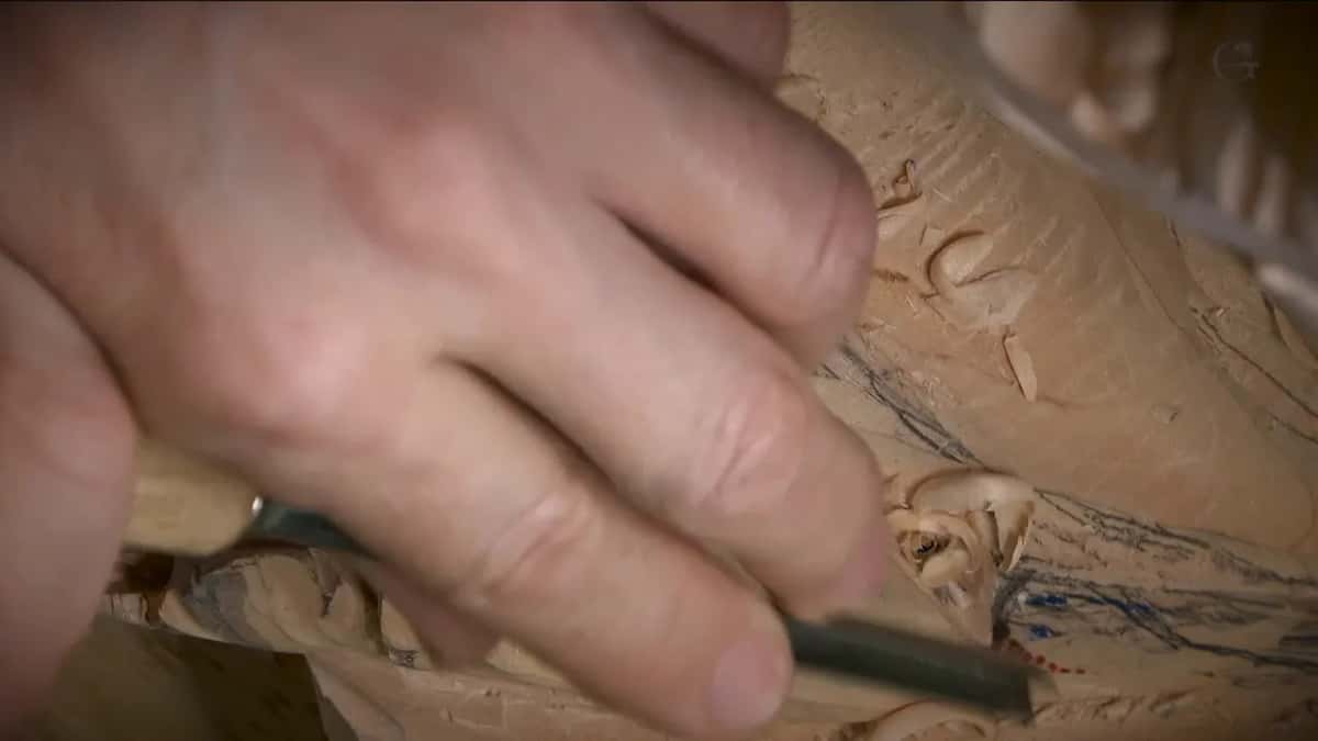 Close fingers on a steel shank