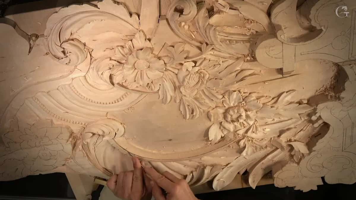 Whole panel again, flowers above the arch