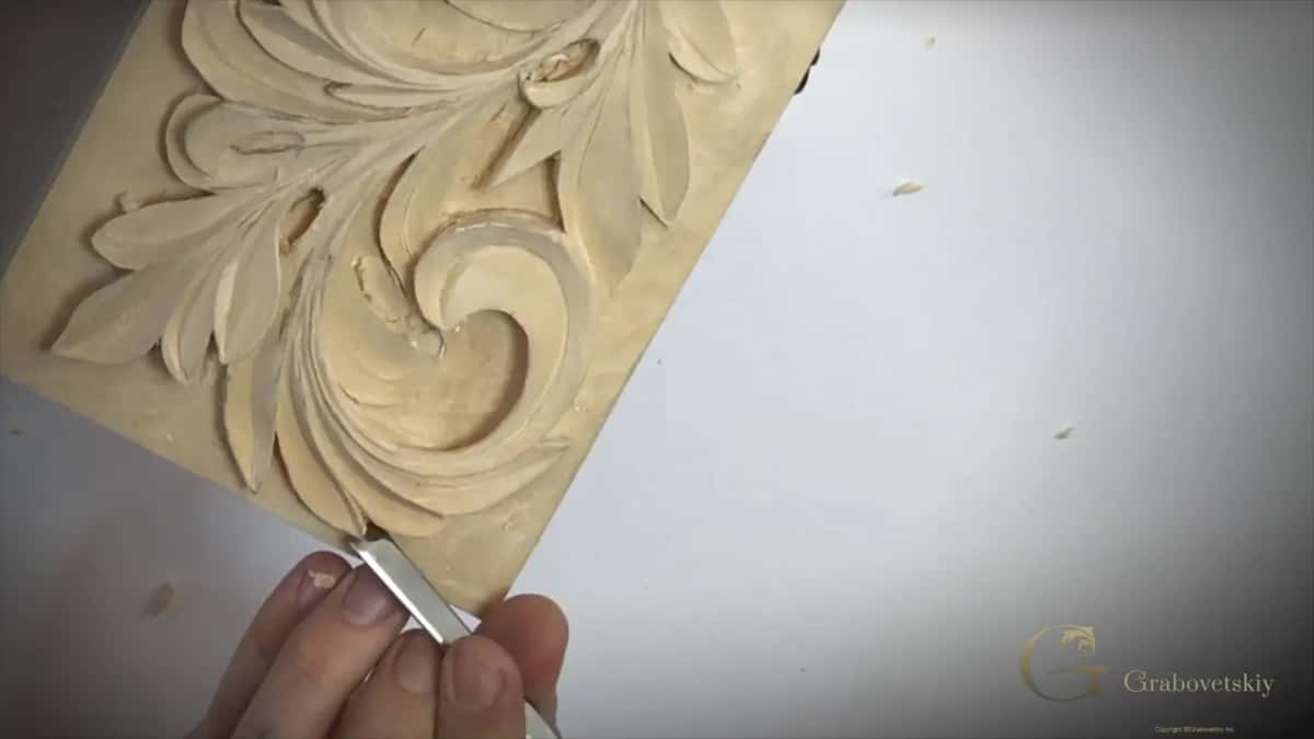 Blade at the lower edge