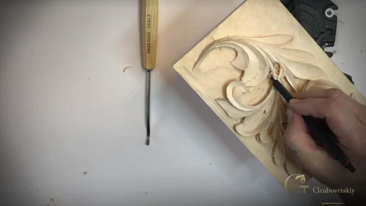 Black handle in the right hand