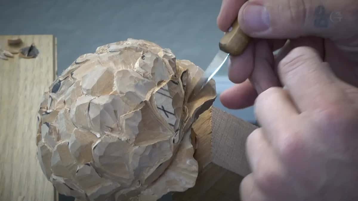Brass ferrule, blade above.