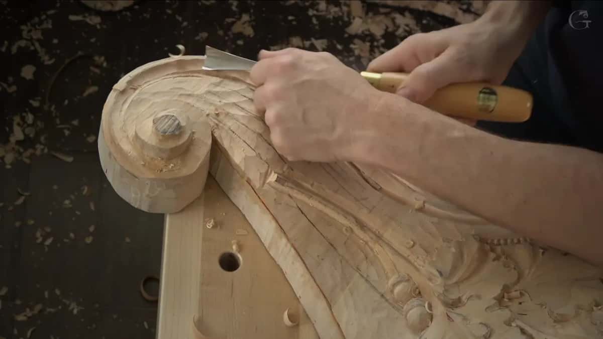 Branded handle, broad blade.