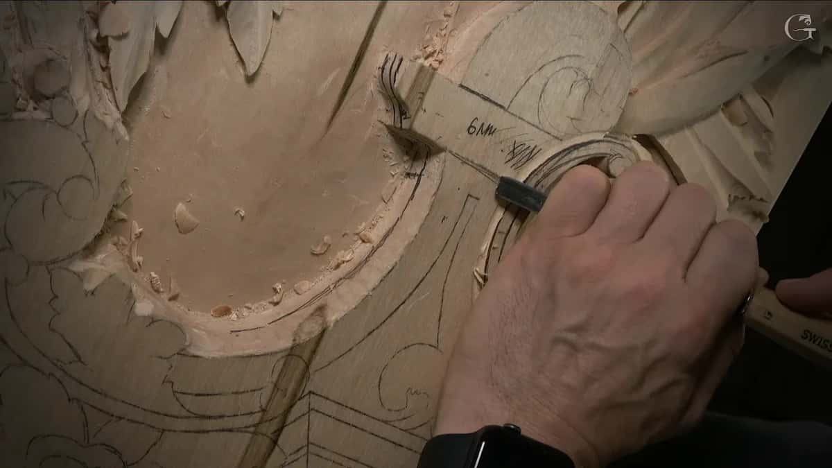 The gouge follows the curve around