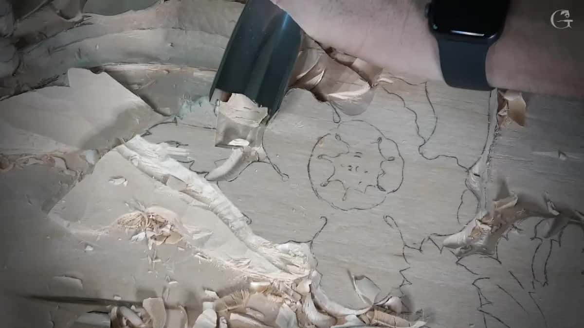 Broad blade beside the circle