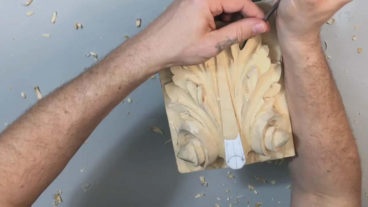 Small tool at the top of the upright board