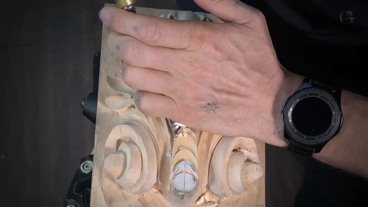 Free hand flat on the board, the tool riding against it, the two together giving me a pivot I can feel