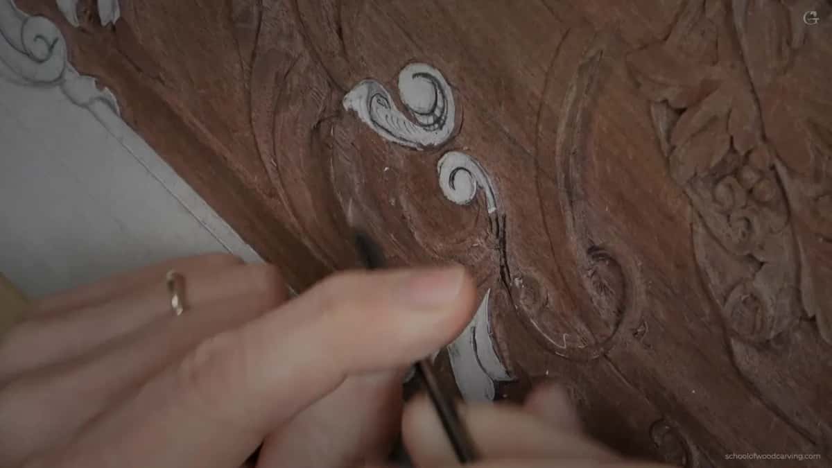 Ring on my finger, a narrow tool outlining the far edge of that lobe.