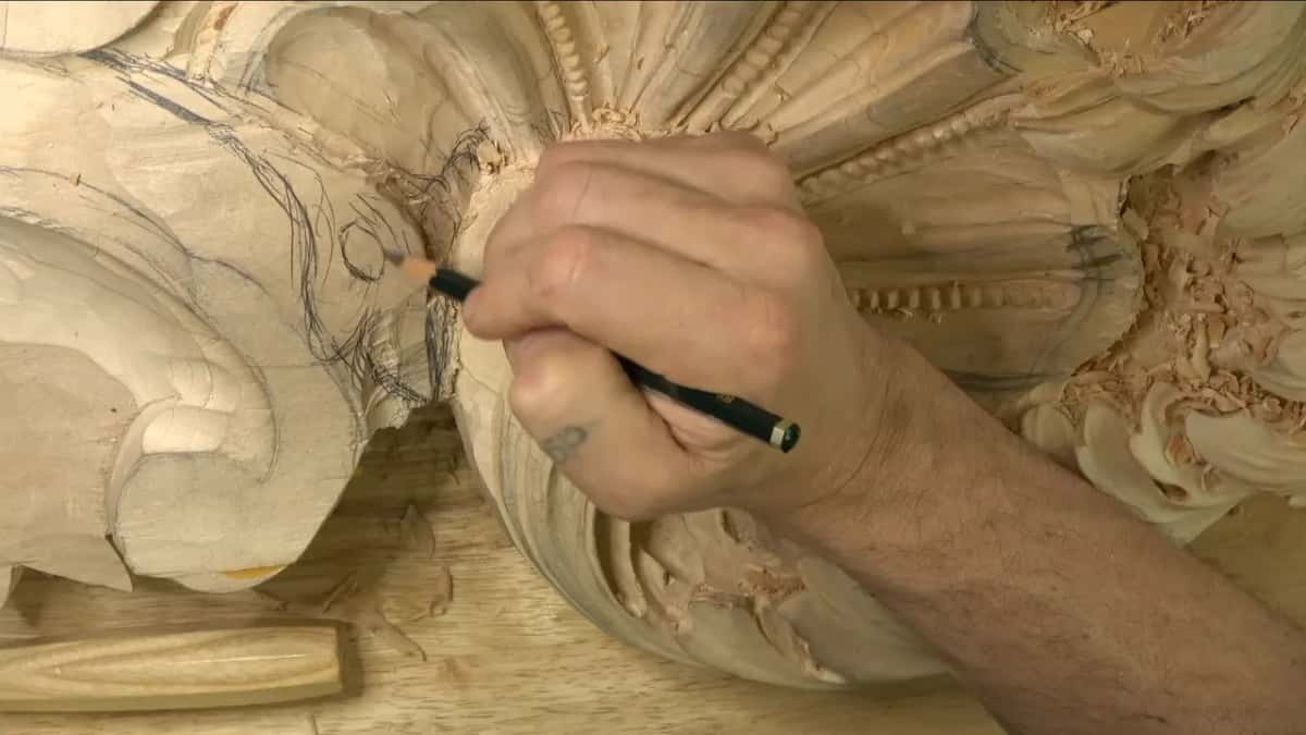 Three main separations Pencil in his hand, marking the next element straight onto raw lime