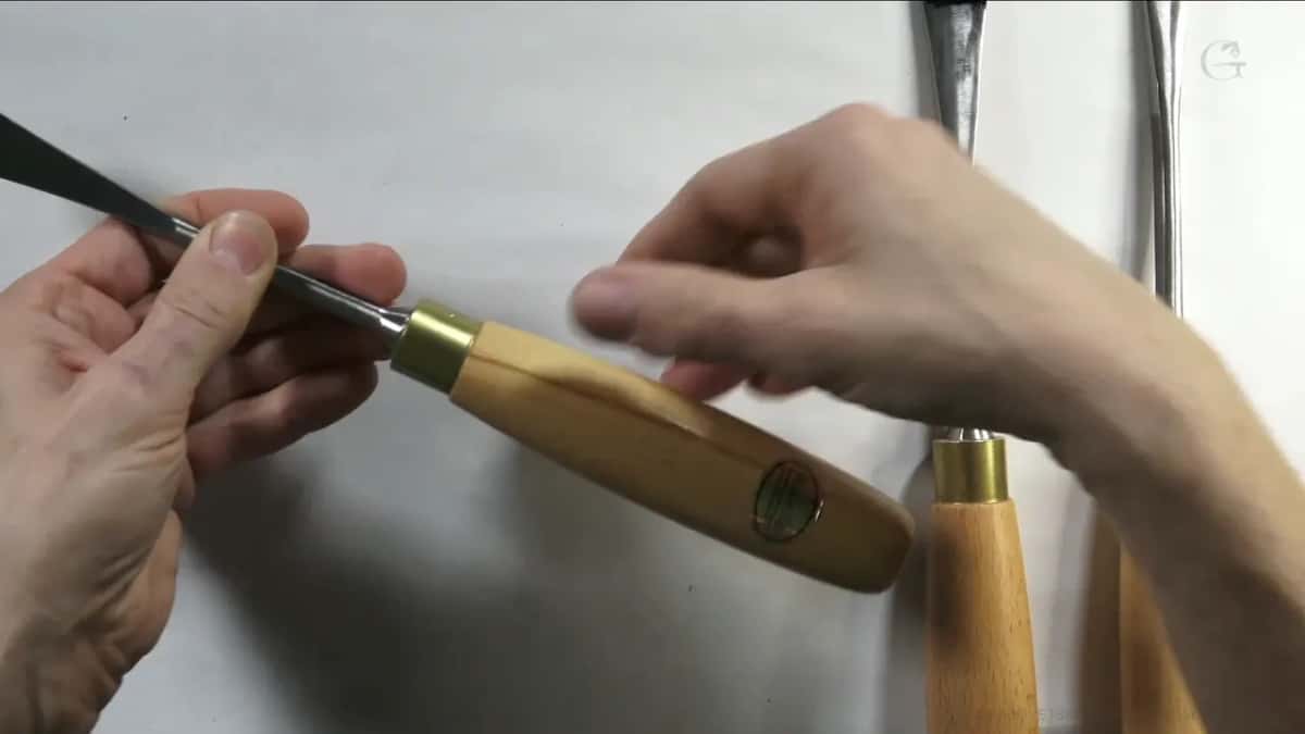 Sideways view of a gouge.