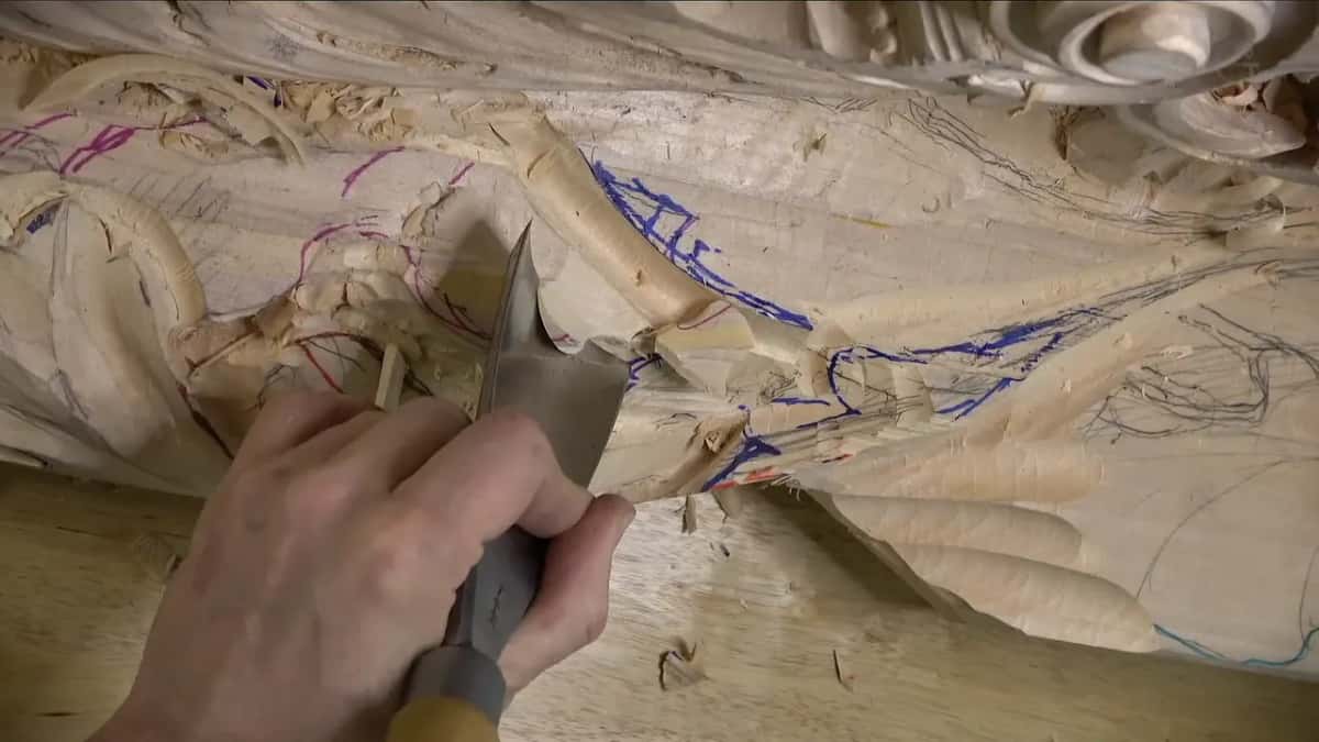 A wide gouge in marked wood