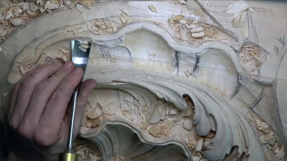 Wide gouge.