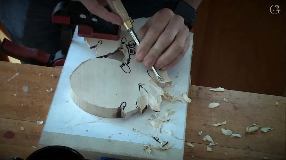 Round blank, narrow blade at its rim