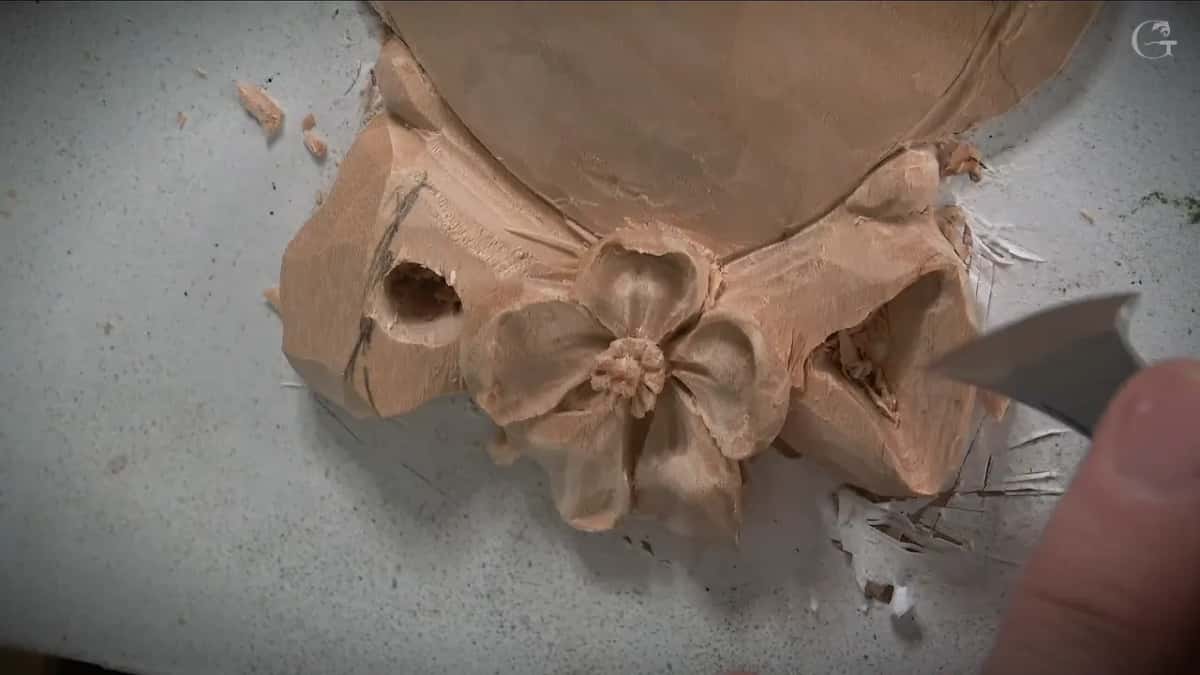 Flat blade at the outer edge