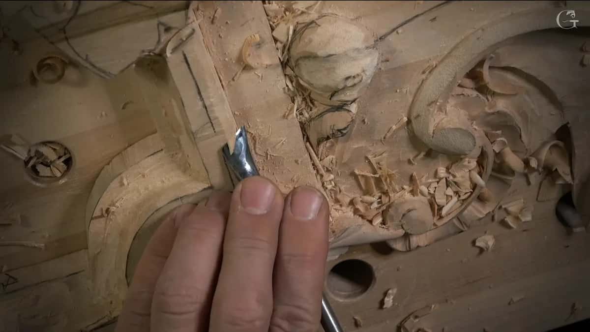 Bent gouge rounding