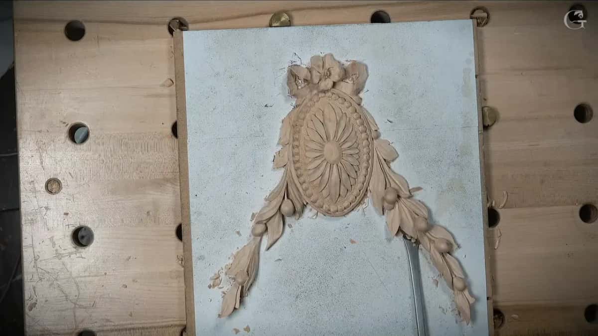 Long tool pushed under the right spray