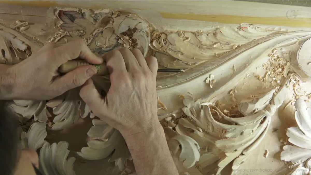 Two hands, one handle