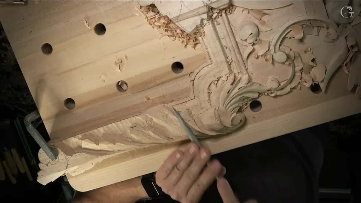 Narrow tool flat on the band